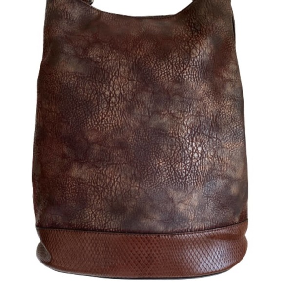 Elegant Brown Leather Tote Bag - Picture 12 of 12